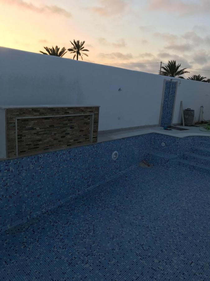 Dhiefa Avec Piscine Temlale