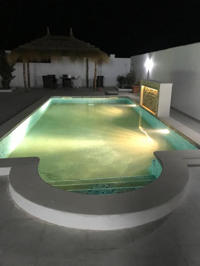 Dhiefa Avec Piscine