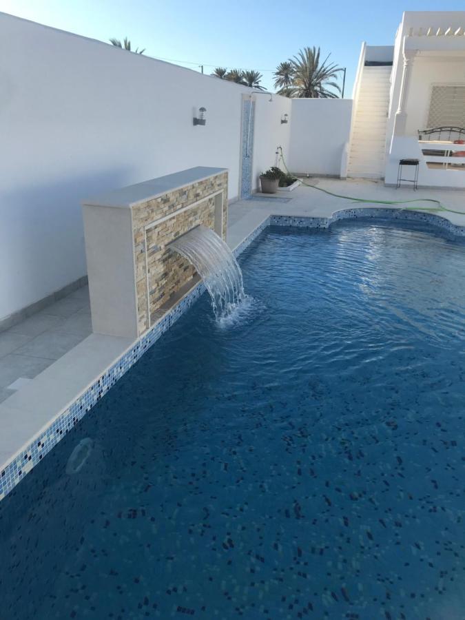 Dhiefa Avec Piscine